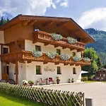 Michaela Guest house 3*