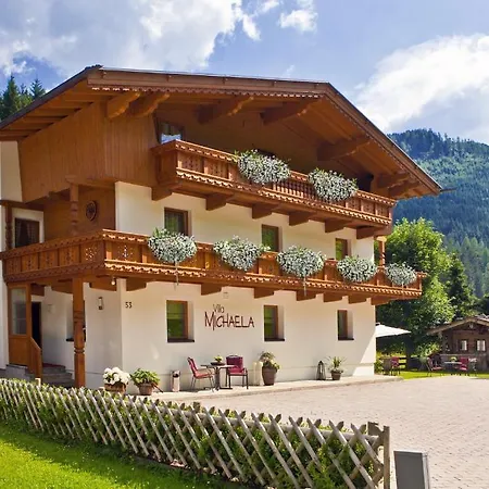 ميكايلا بيت ضيافة 3*